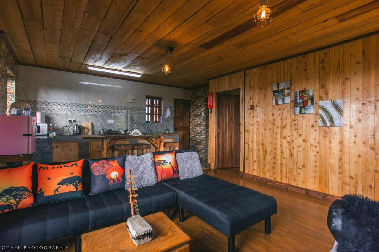 TimauThe Wonky Houseアパートメント エクステリア 写真